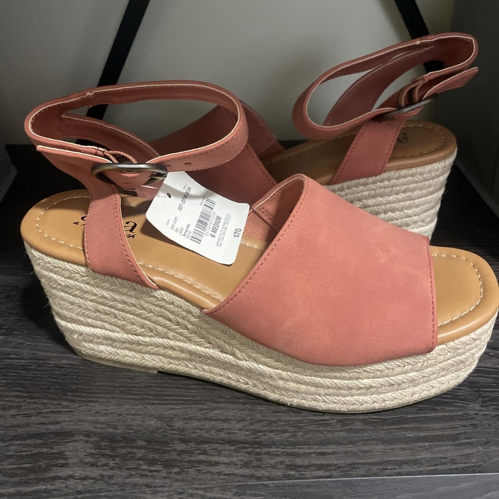 Ana Laskie Shoes 6 Medium Women's Platform‎ Sandlles NEW W/tags $70